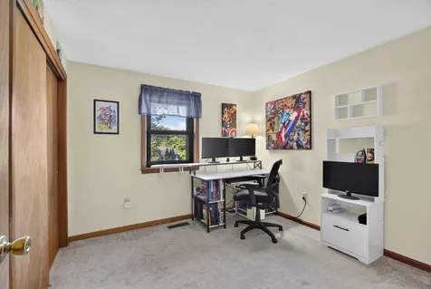 21 Hazel Avenue Nashua NH 03062