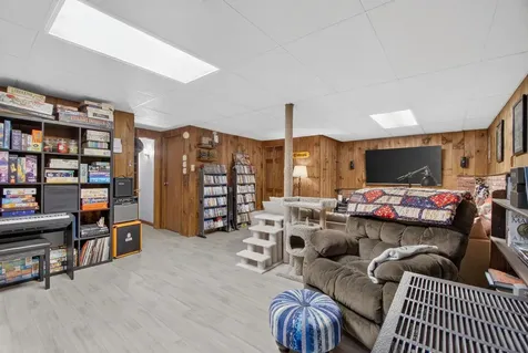 21 Hazel Avenue Nashua NH 03062