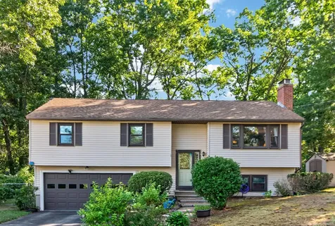 21 Hazel Avenue Nashua NH 03062