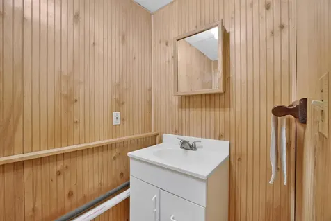 21 Hazel Avenue Nashua NH 03062