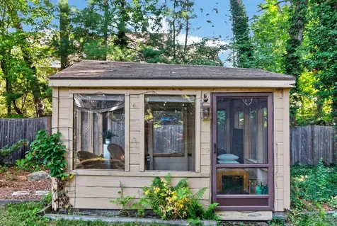 21 Hazel Avenue Nashua NH 03062