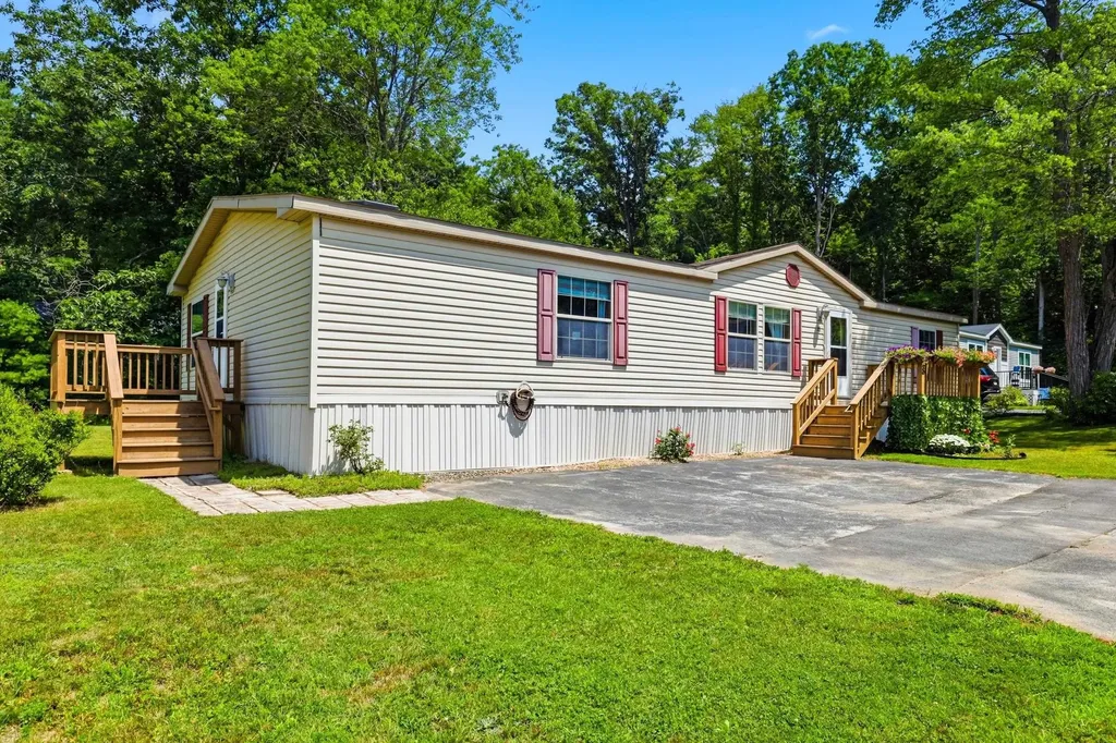 28 Emile Drive Allenstown NH 03275