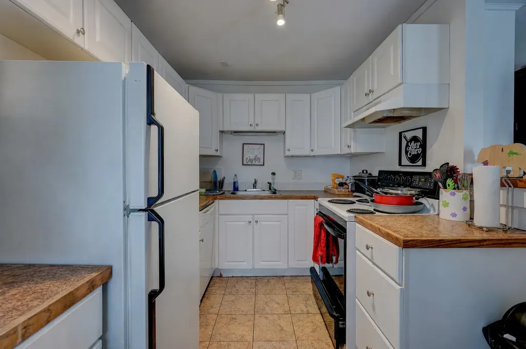 22 Oak Street Conway NH 03860