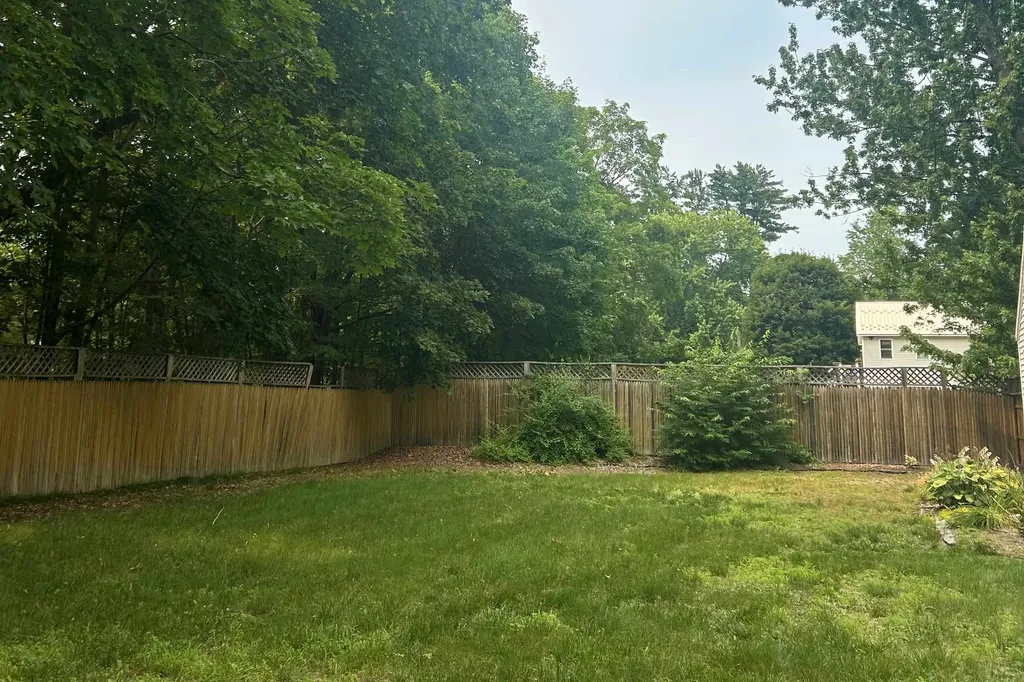 22 Oak Street Conway NH 03860
