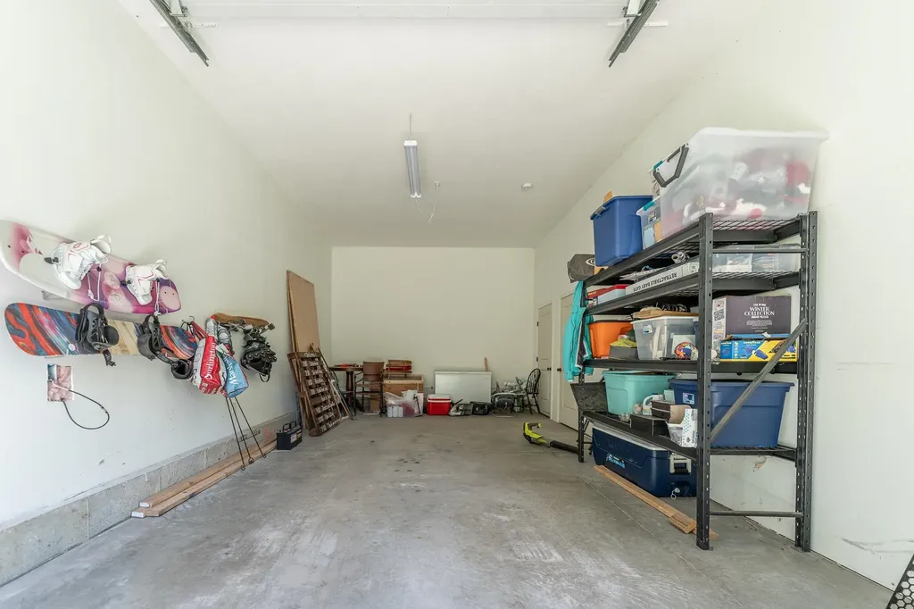 7 Woods Avenue Londonderry NH 03053
