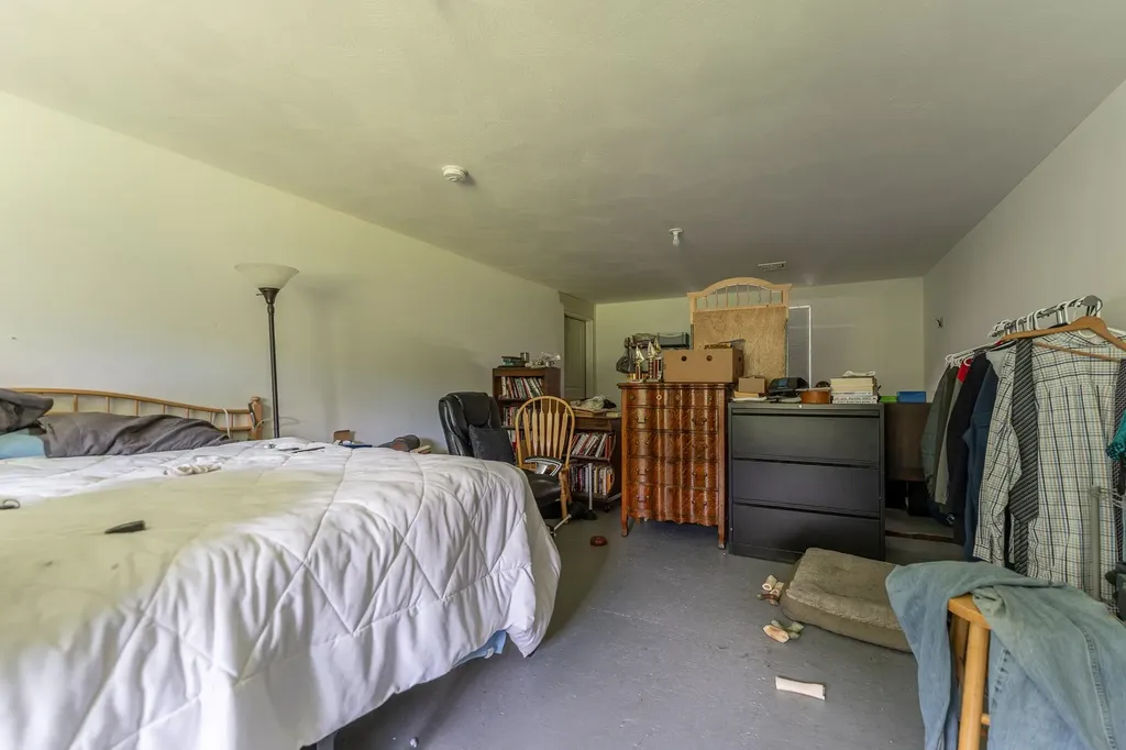 7 Woods Avenue Londonderry NH 03053