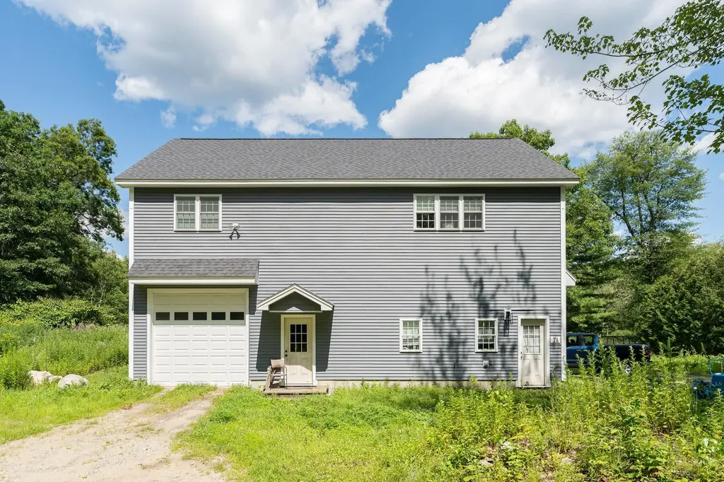 7 Woods Avenue Londonderry NH 03053
