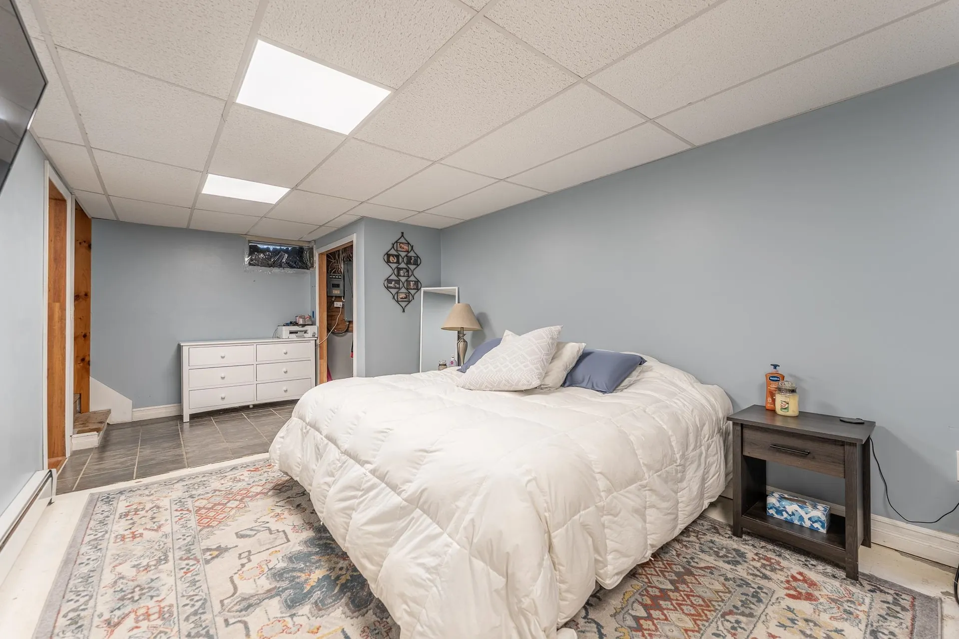 7 Woods Avenue Londonderry NH 03053
