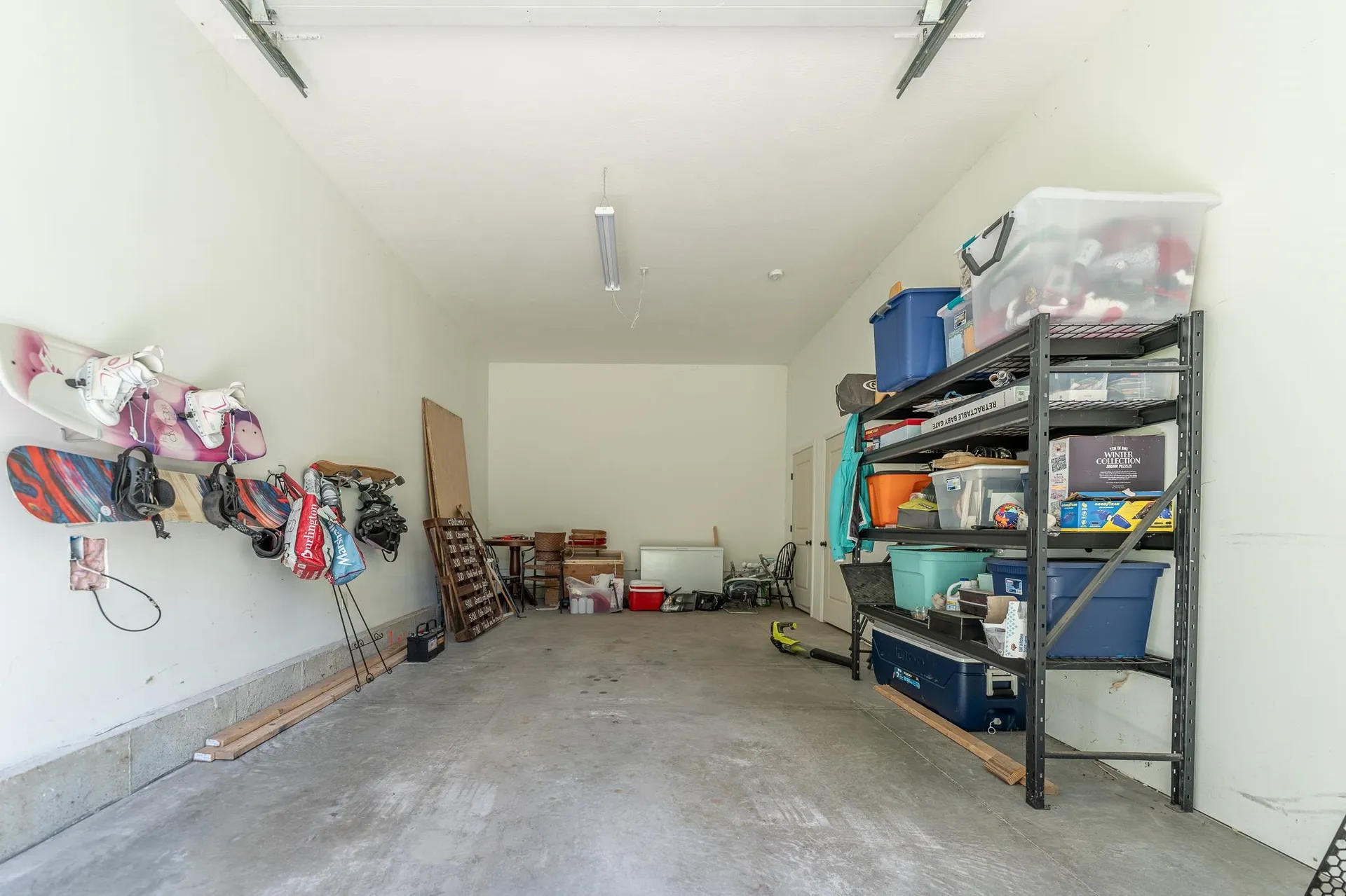 7 Woods Avenue Londonderry NH 03053