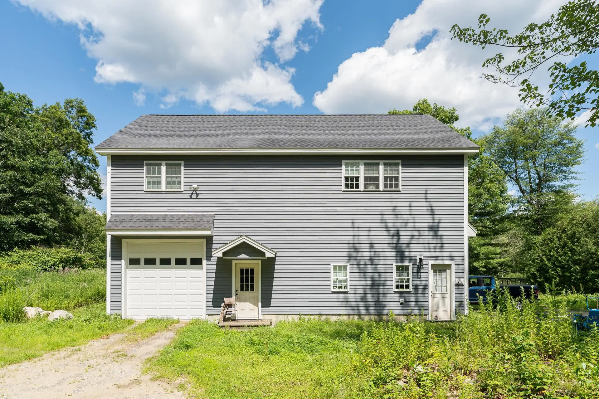 7 Woods Avenue Londonderry NH 03053