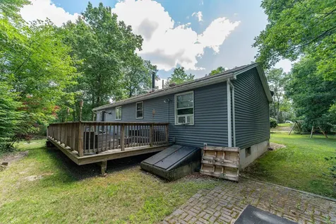 7 Woods Avenue Londonderry NH 03053