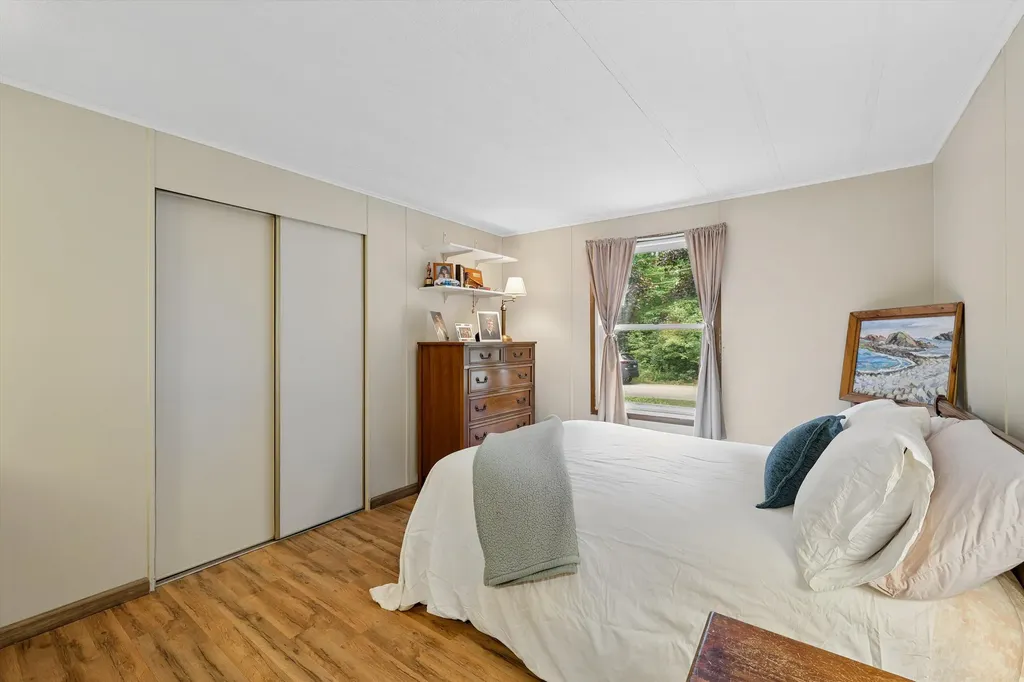 46 Edgewood Drive Hopkinton NH 03229