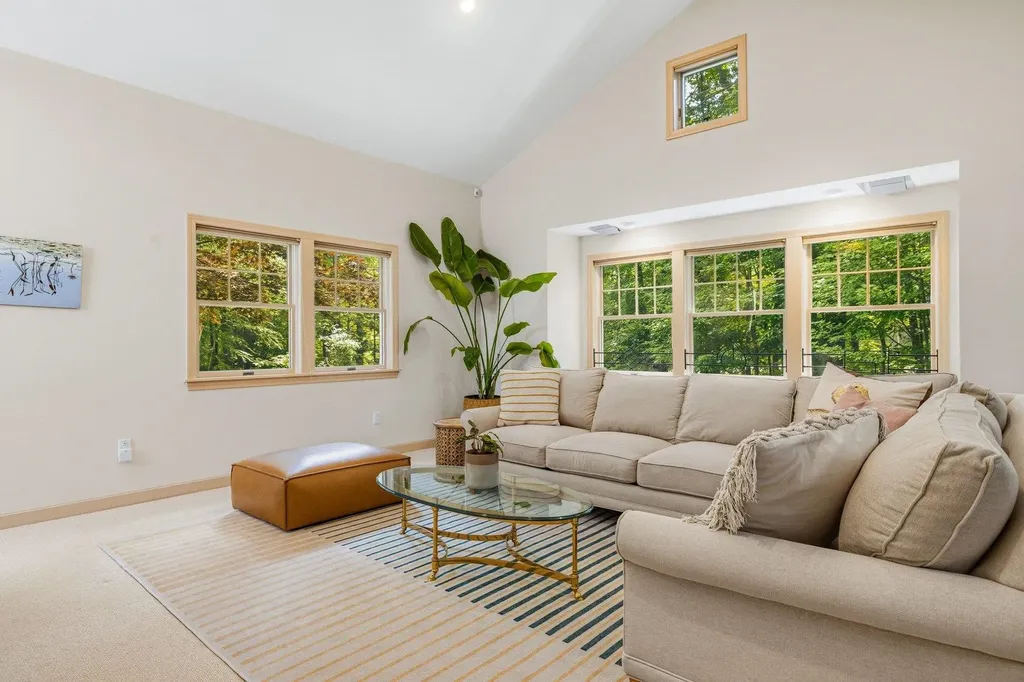 6 Millstream Drive Exeter NH 03833