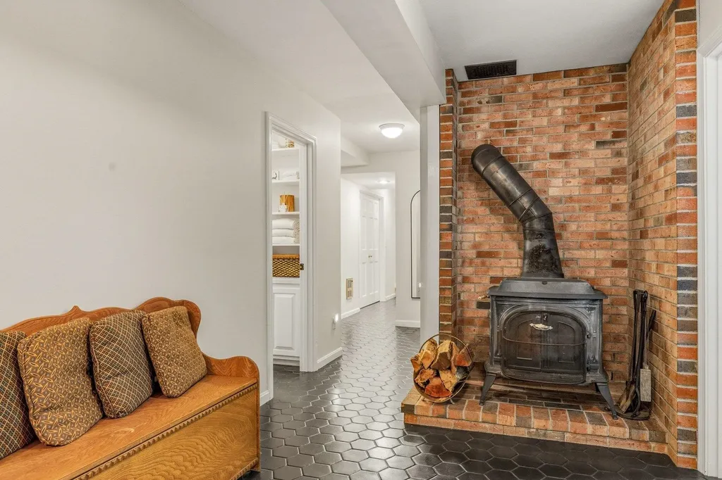 6 Millstream Drive Exeter NH 03833