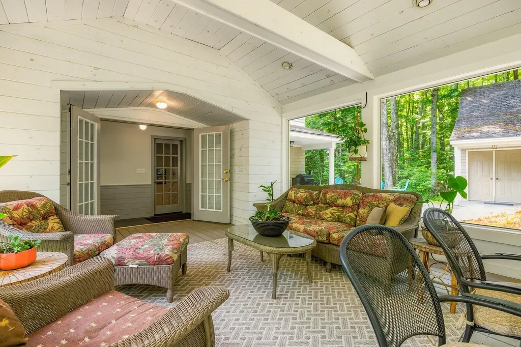 6 Millstream Drive Exeter NH 03833