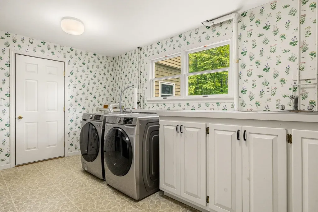 6 Millstream Drive Exeter NH 03833