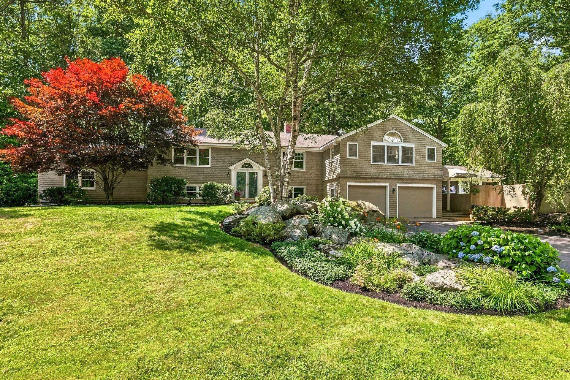 Exeter NH, 6 Millstream Drive