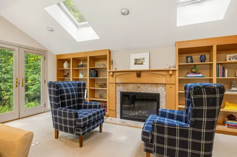 6 Millstream Drive Exeter NH 03833