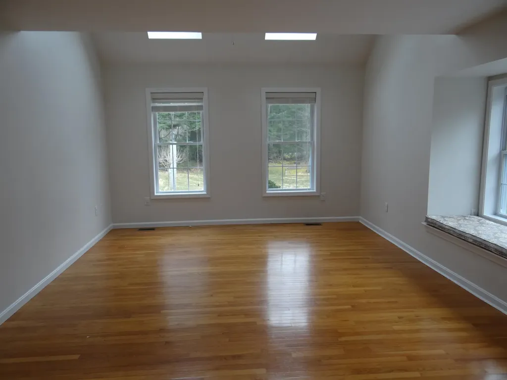 32 Stowell Road Bedford NH 03110