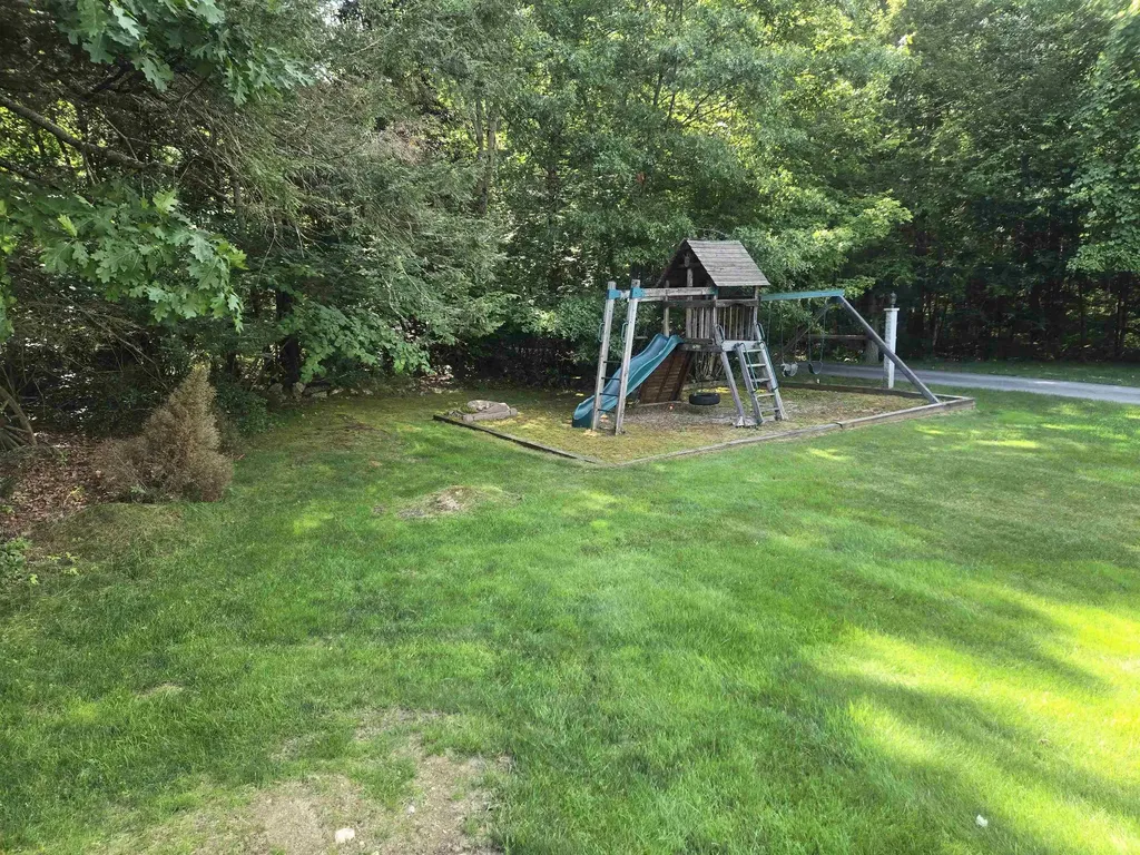 32 Stowell Road Bedford NH 03110