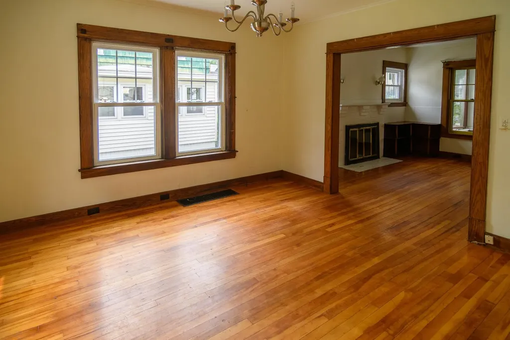 136 Oak Grove Avenue Brattleboro VT 05301