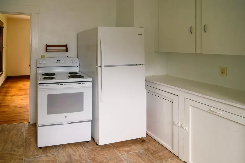 136 Oak Grove Avenue Brattleboro VT 05301