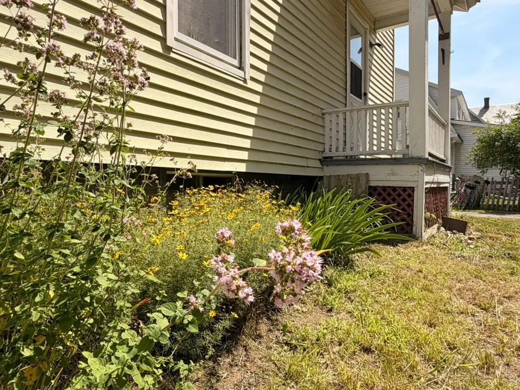136 Oak Grove Avenue Brattleboro VT 05301