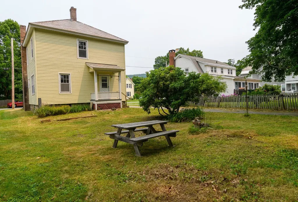 136 Oak Grove Avenue Brattleboro VT 05301