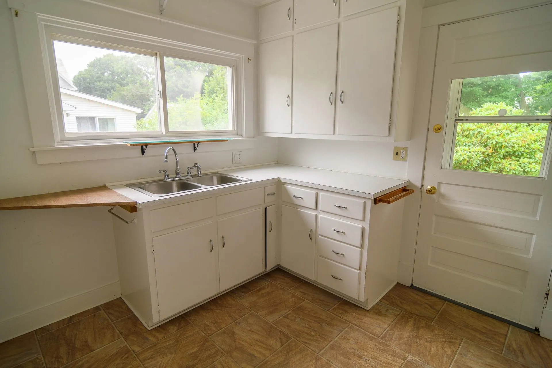 136 Oak Grove Avenue Brattleboro VT 05301