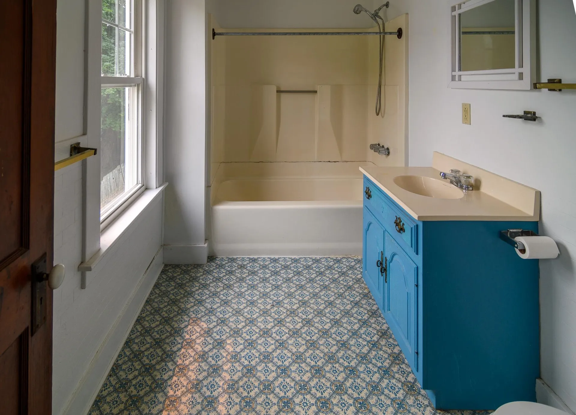 136 Oak Grove Avenue Brattleboro VT 05301
