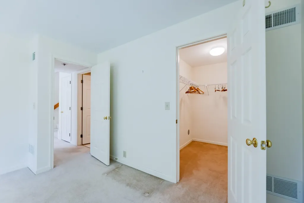 18 Berrill Farms Lane Hanover NH 03755