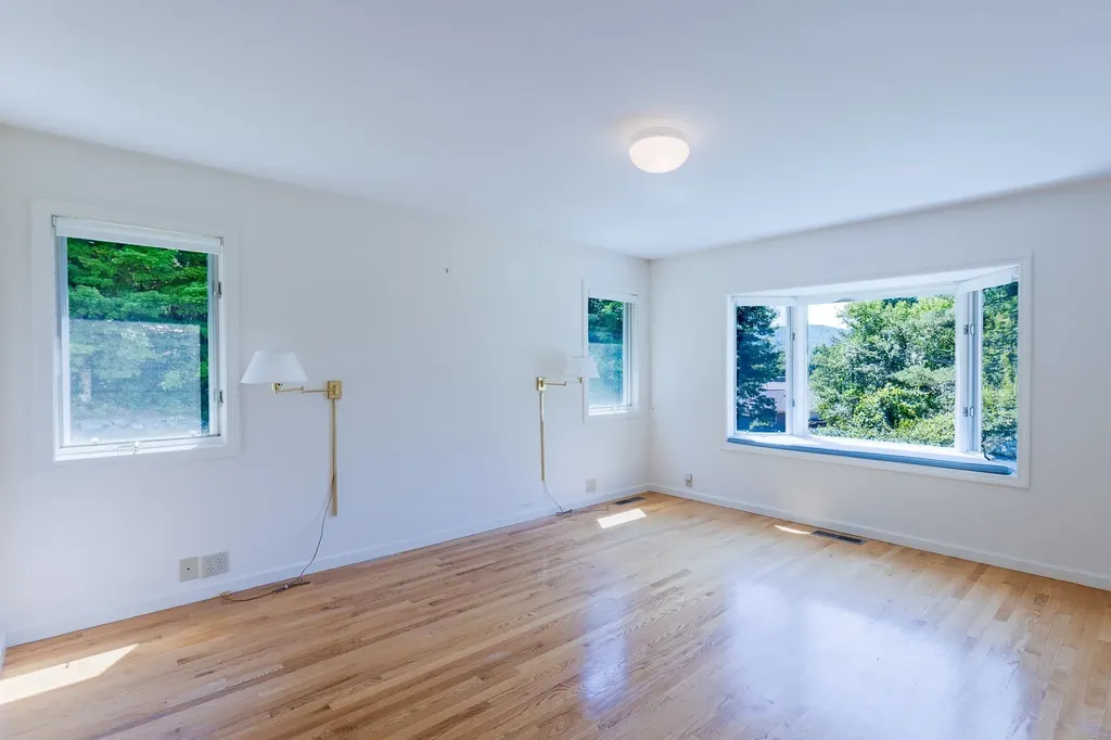 18 Berrill Farms Lane Hanover NH 03755