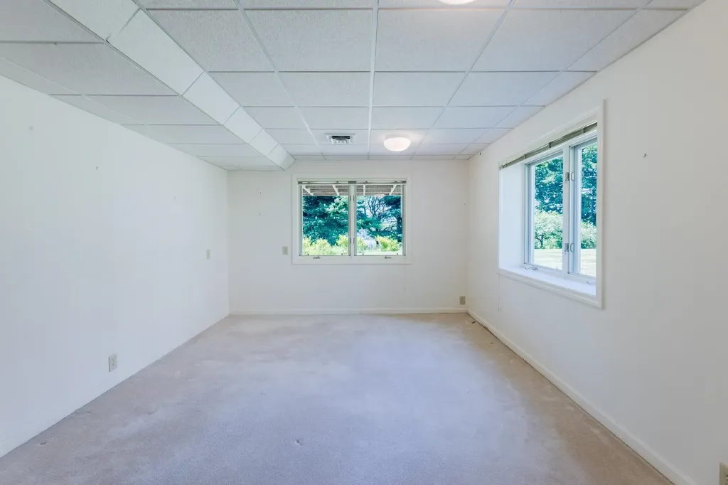 18 Berrill Farms Lane Hanover NH 03755