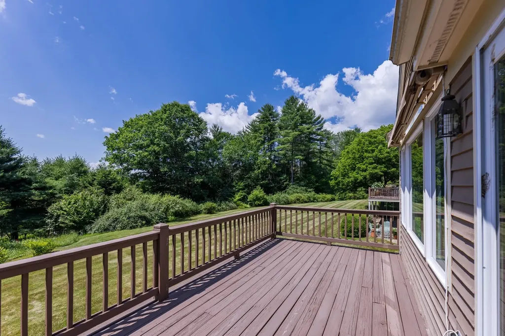 18 Berrill Farms Lane Hanover NH 03755