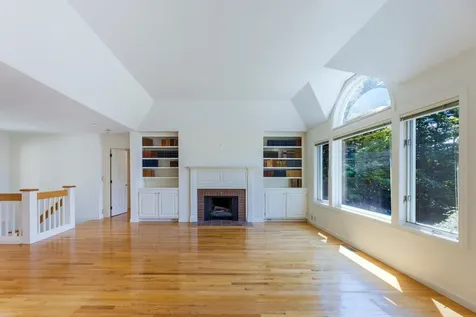 18 Berrill Farms Lane Hanover NH 03755