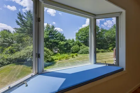 18 Berrill Farms Lane Hanover NH 03755