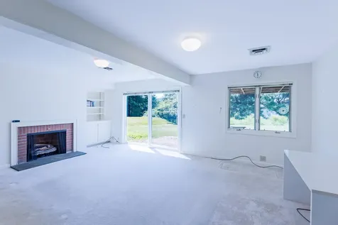 18 Berrill Farms Lane Hanover NH 03755