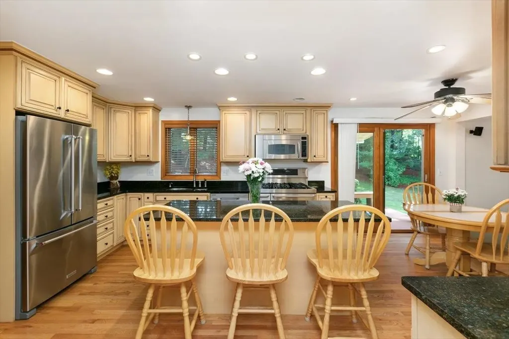 5 Plaza Avenue Hudson NH 03051