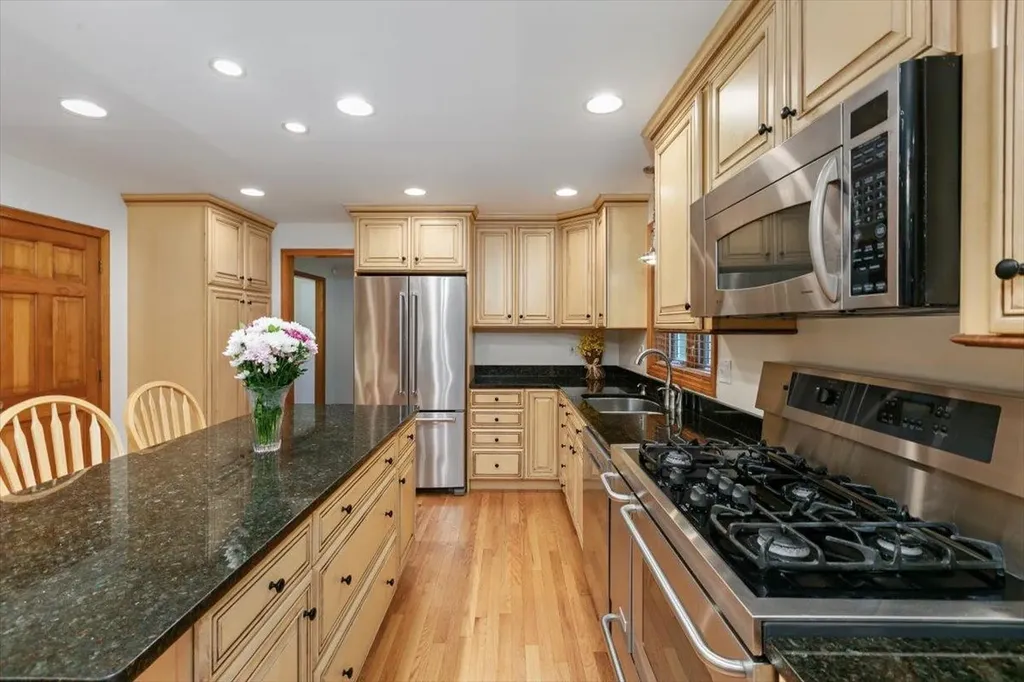 5 Plaza Avenue Hudson NH 03051
