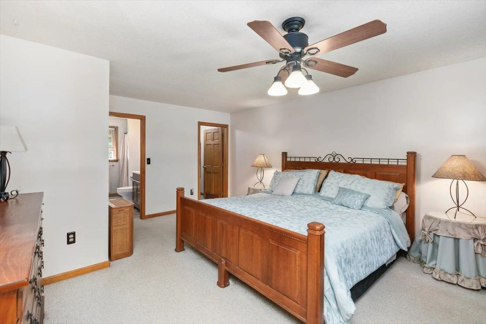 5 Plaza Avenue Hudson NH 03051