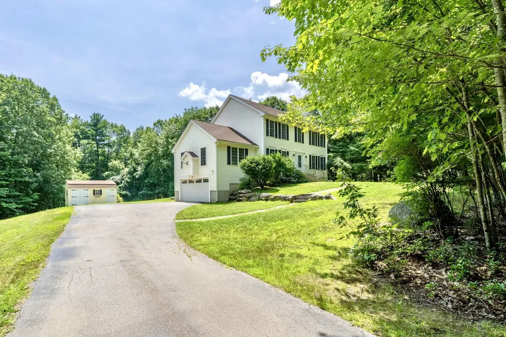 44 Wallingford Road Milford NH 03055