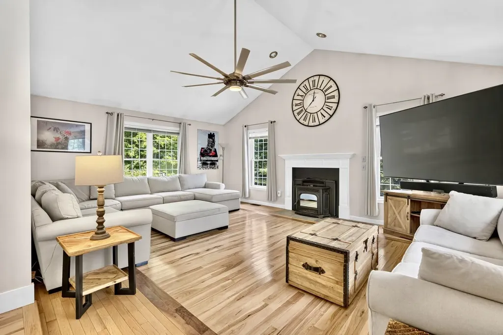 44 Wallingford Road Milford NH 03055