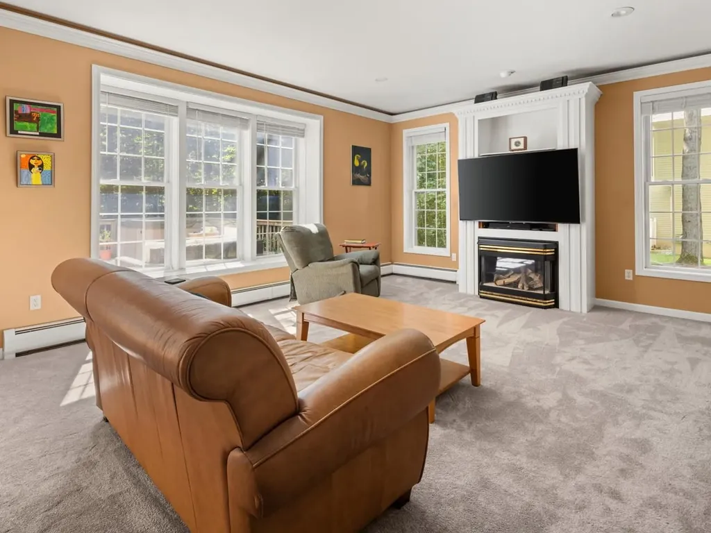 8 Lida Drive Essex VT 05452