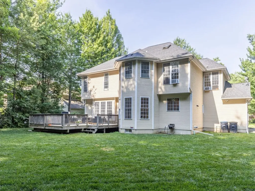 8 Lida Drive Essex VT 05452