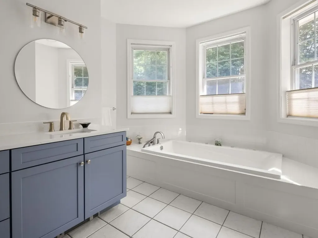8 Lida Drive Essex VT 05452