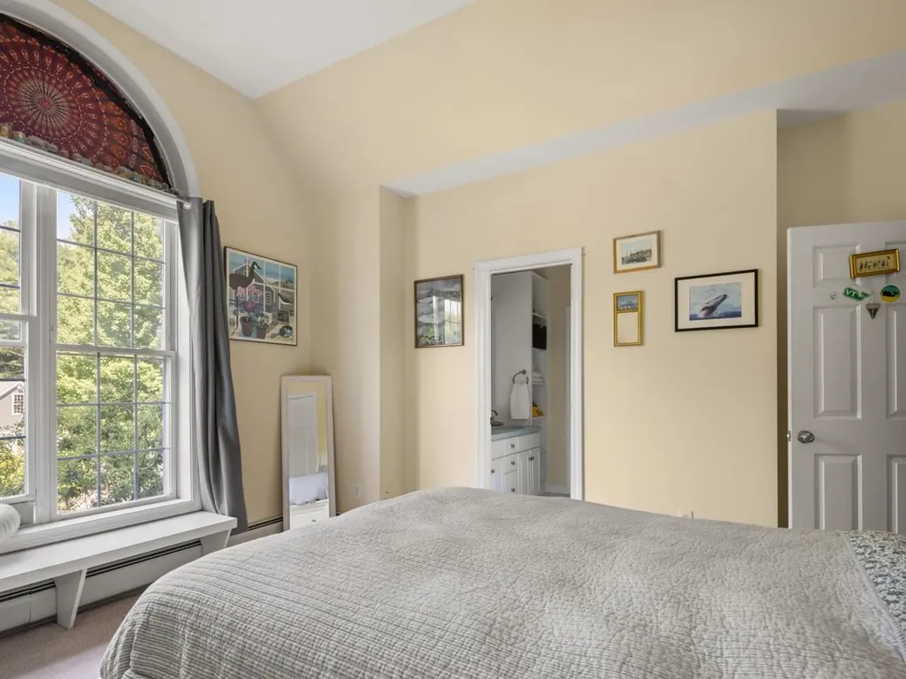 8 Lida Drive Essex VT 05452