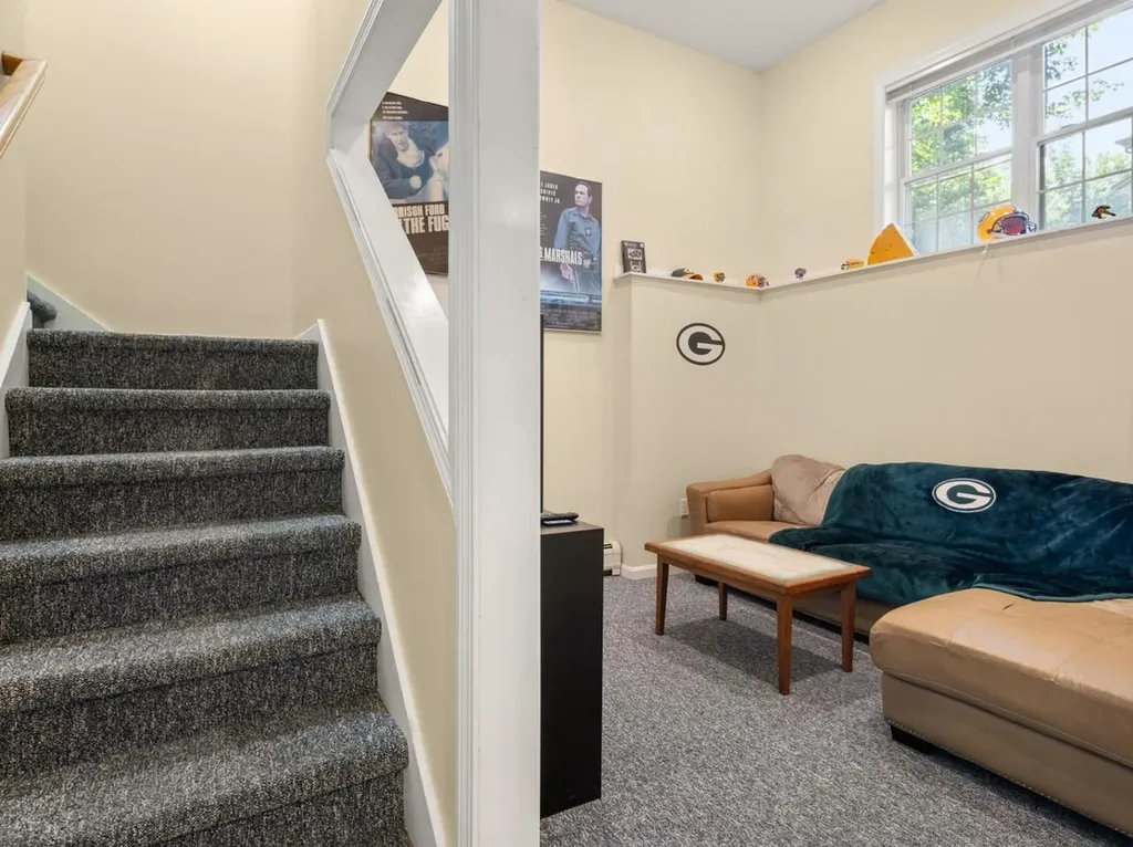 8 Lida Drive Essex VT 05452