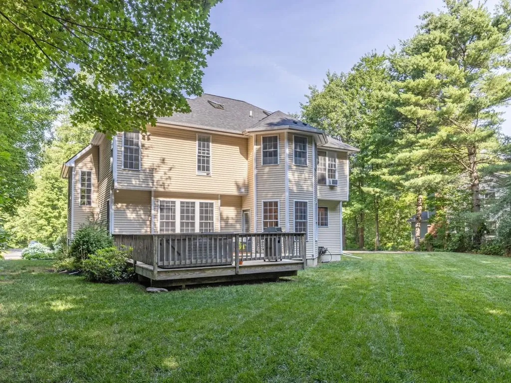 8 Lida Drive Essex VT 05452
