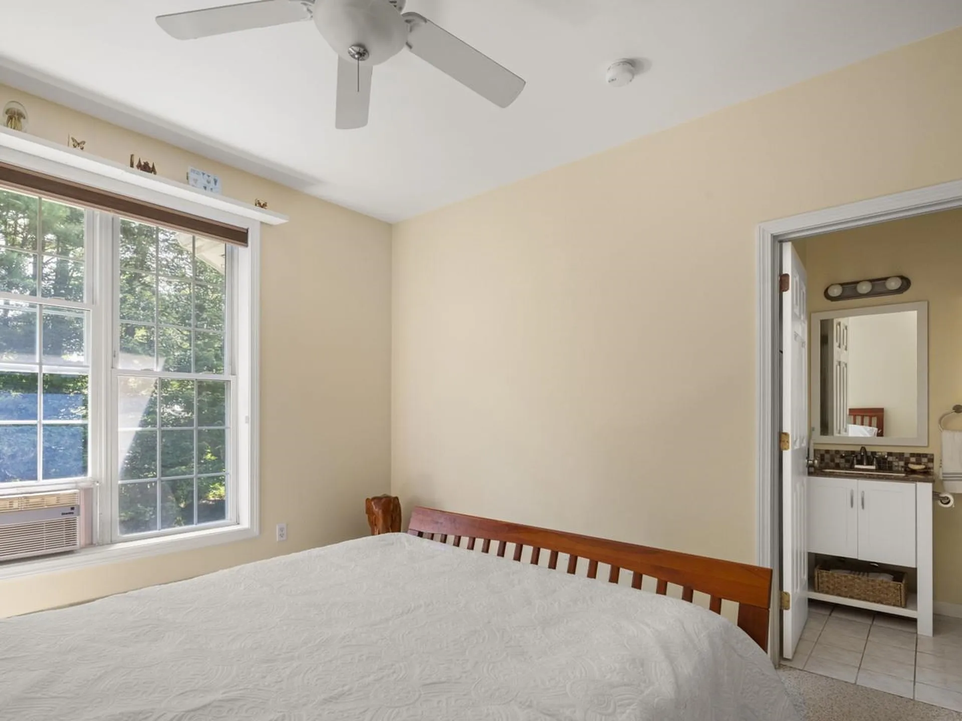8 Lida Drive Essex VT 05452