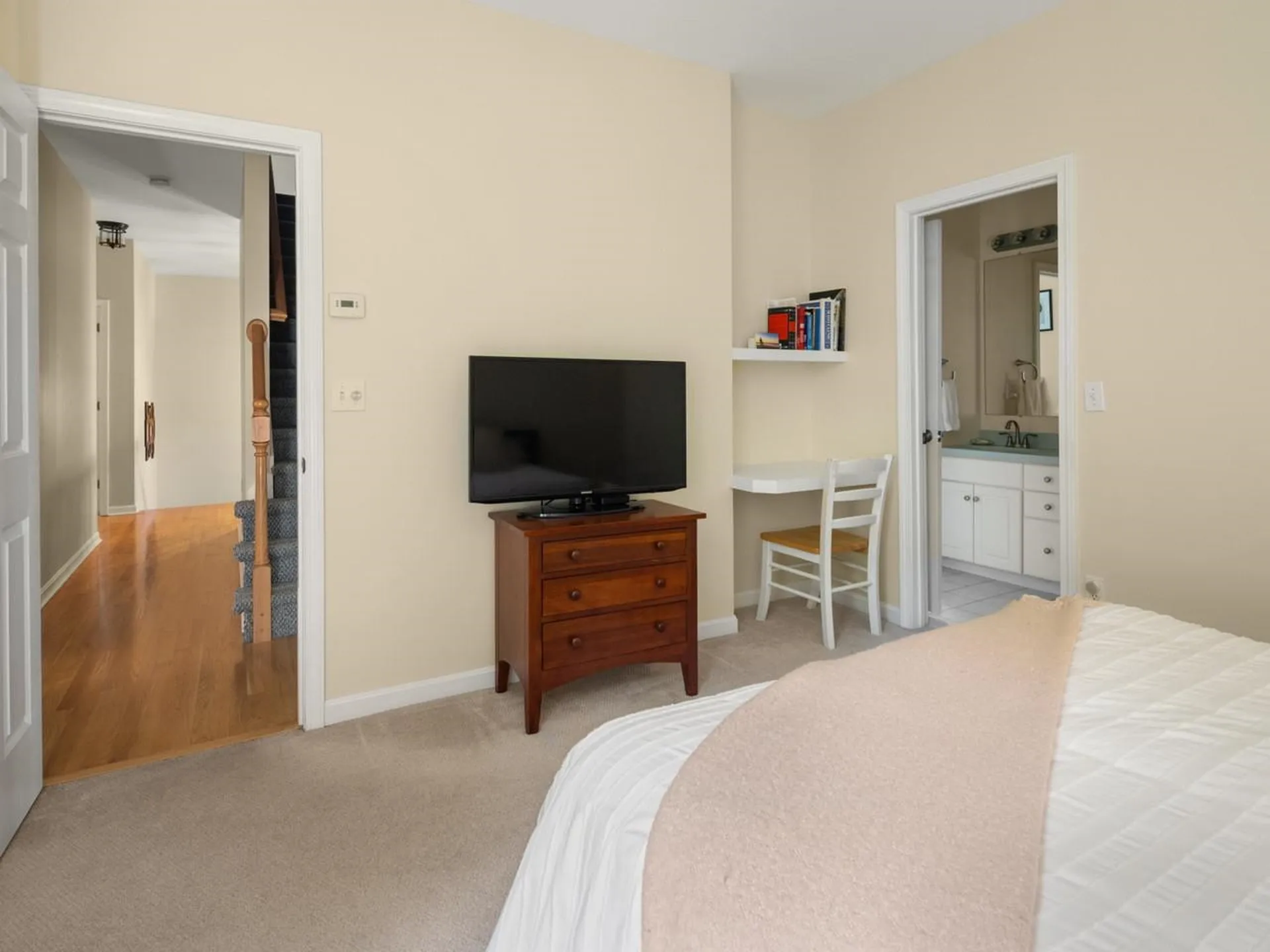 8 Lida Drive Essex VT 05452